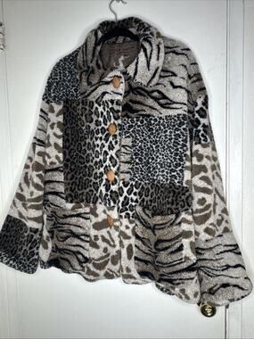 IZZI Outerwear Statement Cozy Sherpa Jacket Animal Print Patchwork Coat Button L